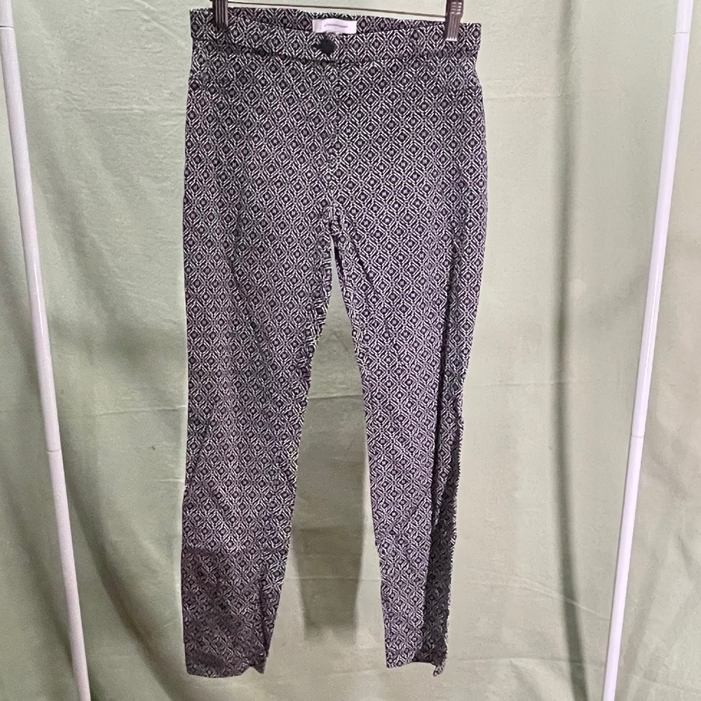 Black & White Design ATMOSPHERE Pants - Women's Size 8, Stretch